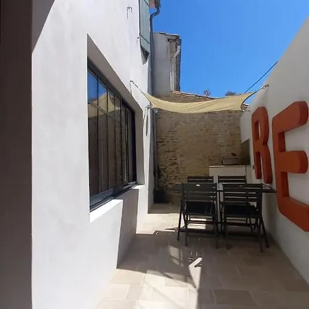 Maison De Village Avec Cour à 700m De La Plage *